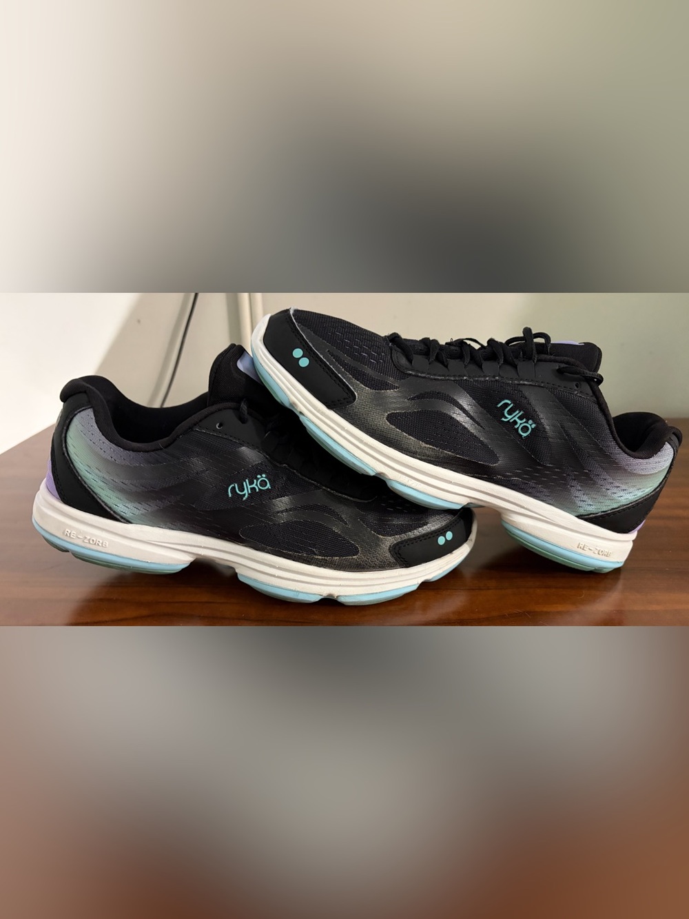 Ryka Women's Devotion Plus 2 walking shoes featuring RE-ZORB cushioning Sz 8 EUC